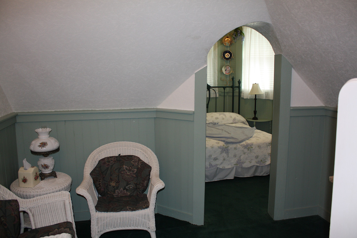 Pink Magnolia's - Accommodations In Quincy, FL At McFarlin House B&B