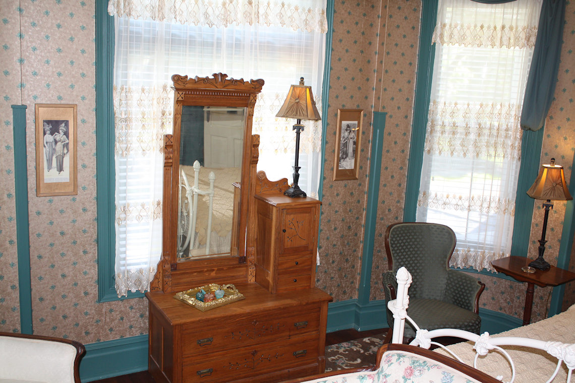 Victorian Elegance - Accommodations In Quincy, FL At McFarlin House